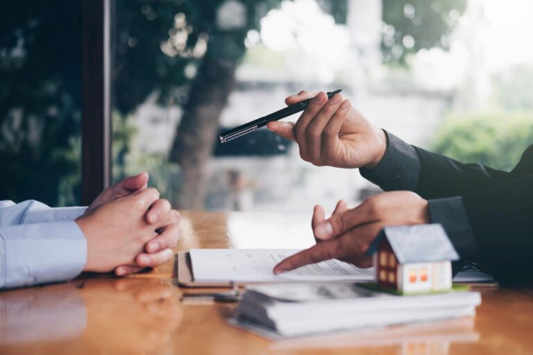 Comment determiner taux courtier immobilier competitif